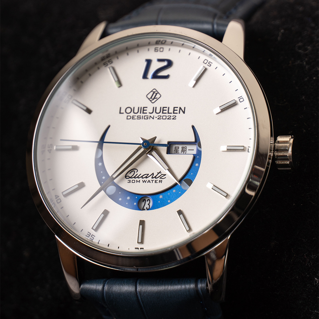 Elegante leuchtende Mondphasen-Uhr
