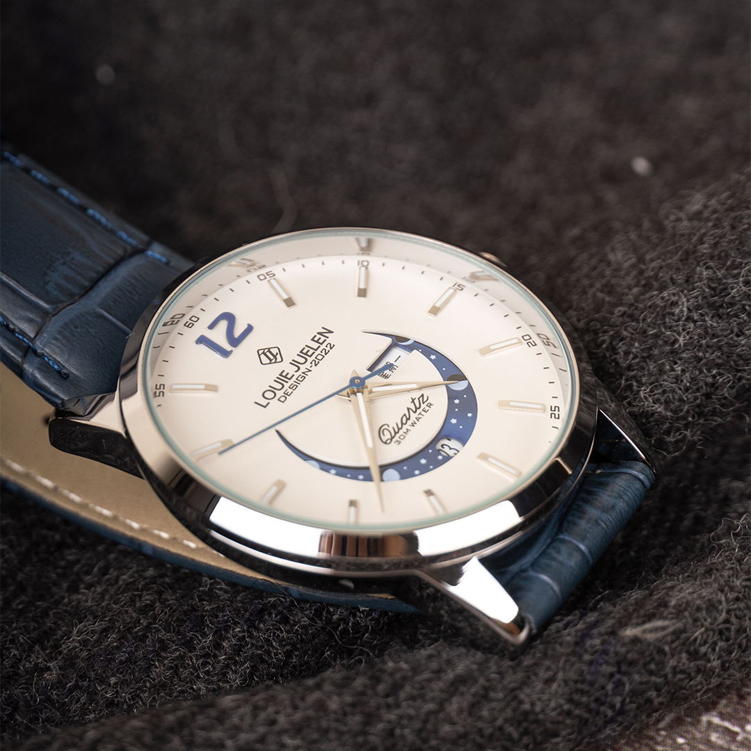 Elegante leuchtende Mondphasen-Uhr