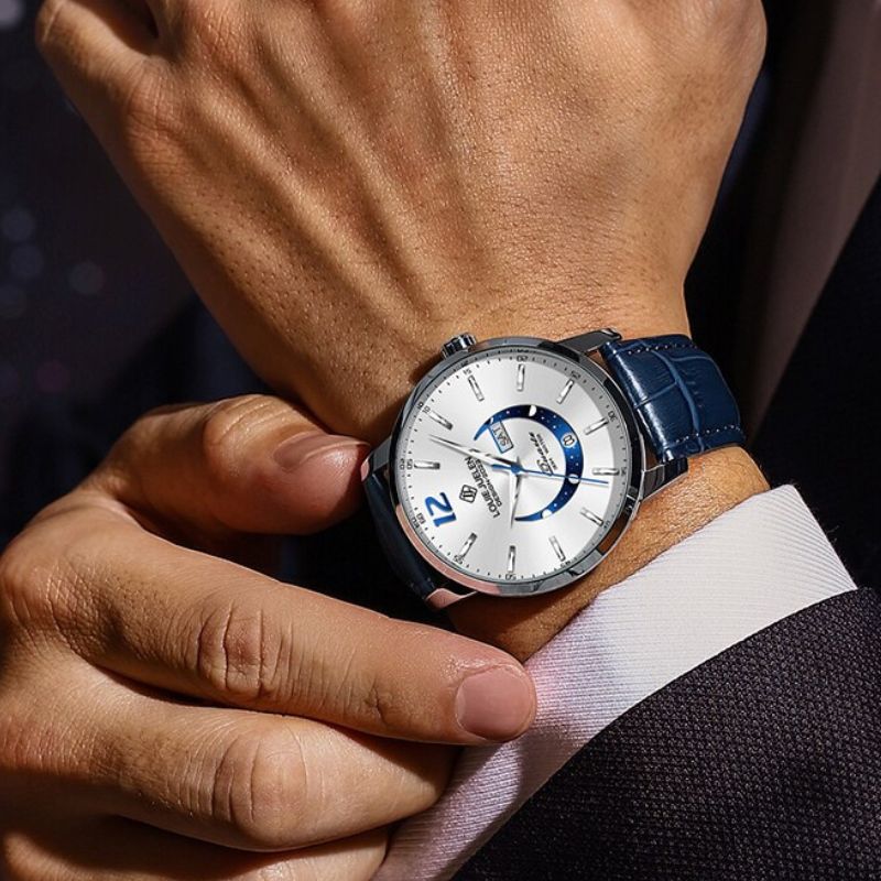 Elegante leuchtende Mondphasen-Uhr